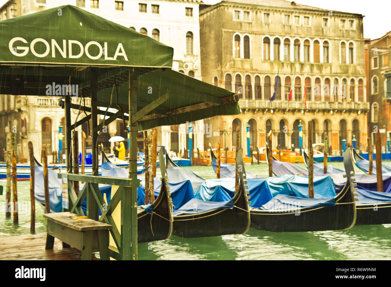 Acqua alta a Venezia - le inondazioni. Venezia, la capitale del nord Italia la Regione Veneto, è costruito su più di 100 piccole isole. Foto Stock
