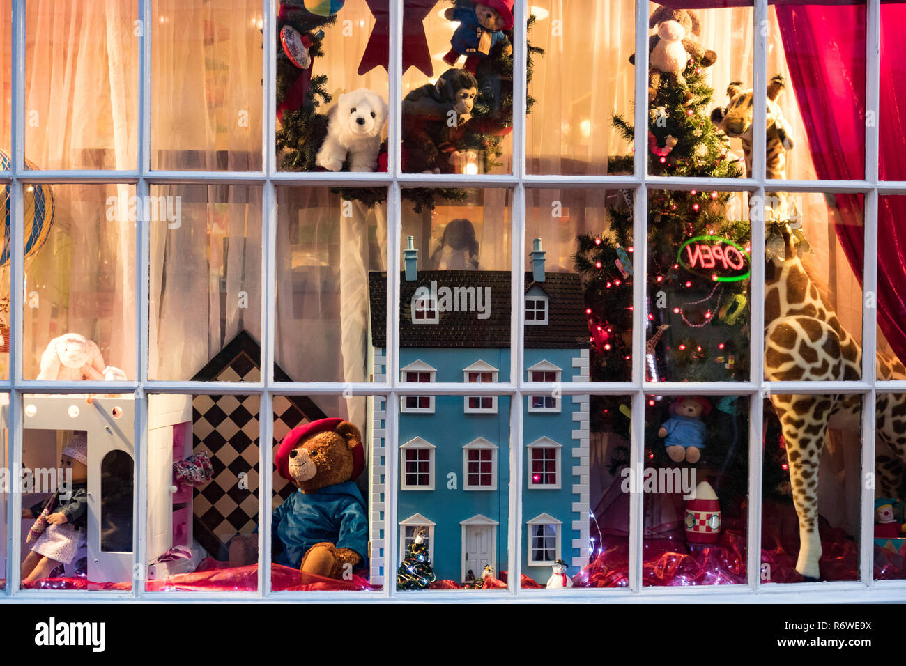 Vintage negozio di giocattoli vetro durante il tempo di Natale Foto Stock