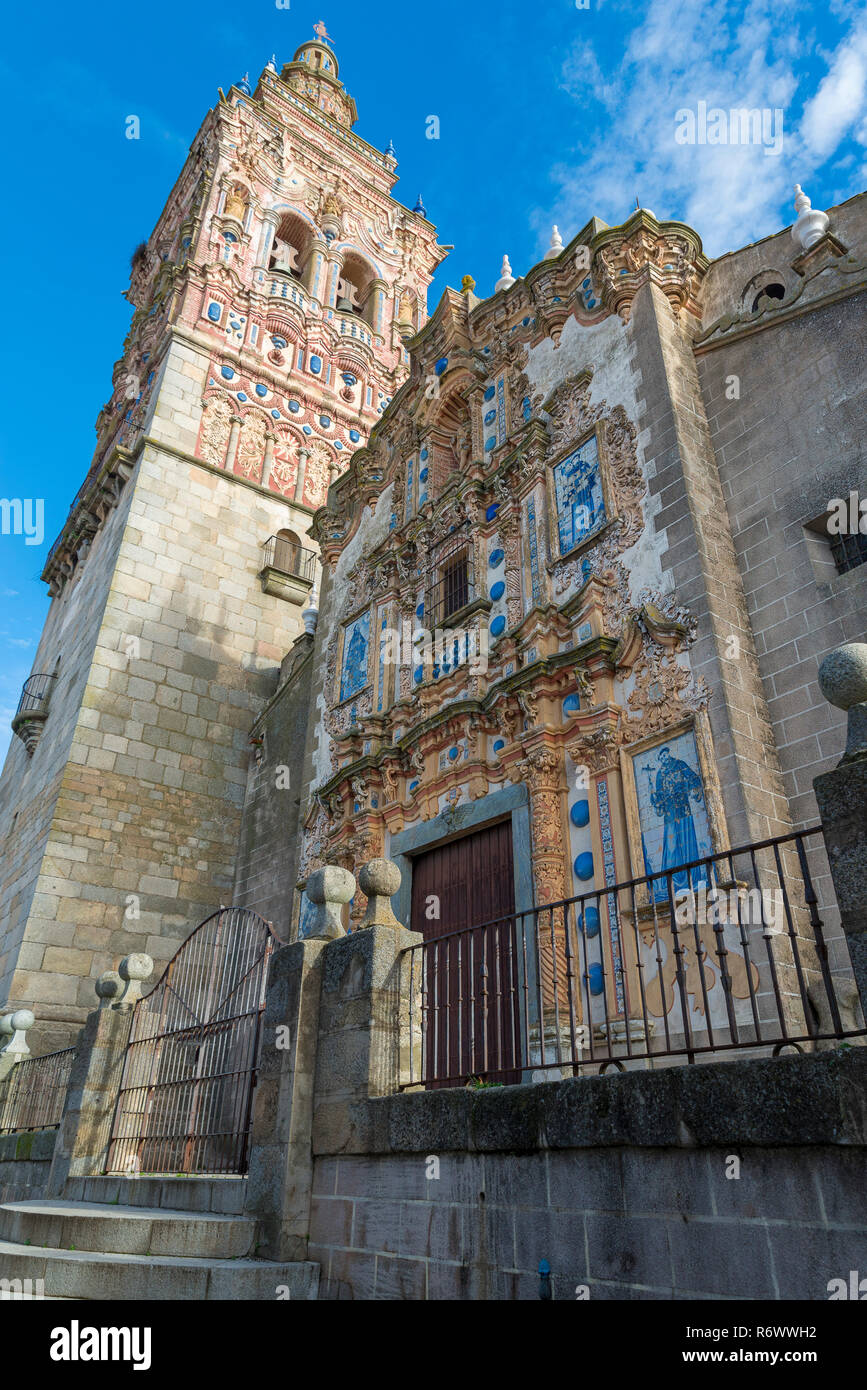 JEREZ DE LOS CABALLEROS, BADAJOZ, Spagna - 24 novembre 2018: Chiesa di San Bartolome Foto Stock