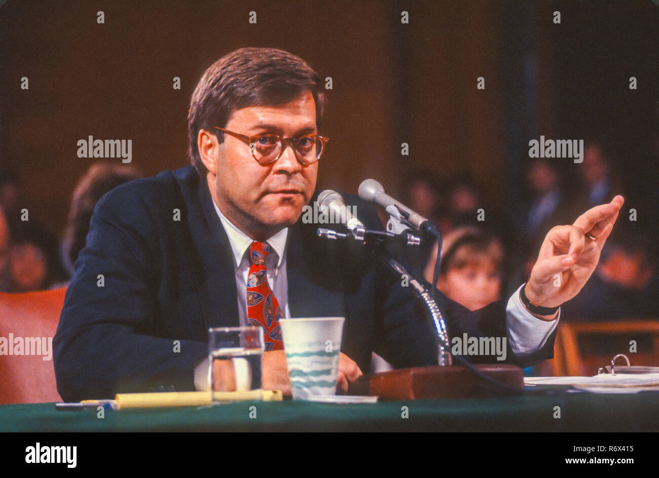 WASHINGTON, DC, Stati Uniti d'America - 12 novembre 1991: William Barr, nominee PER GLI STATI UNITI Il procuratore generale, appare prima del Senato Comitato Giudiziario. Foto Stock