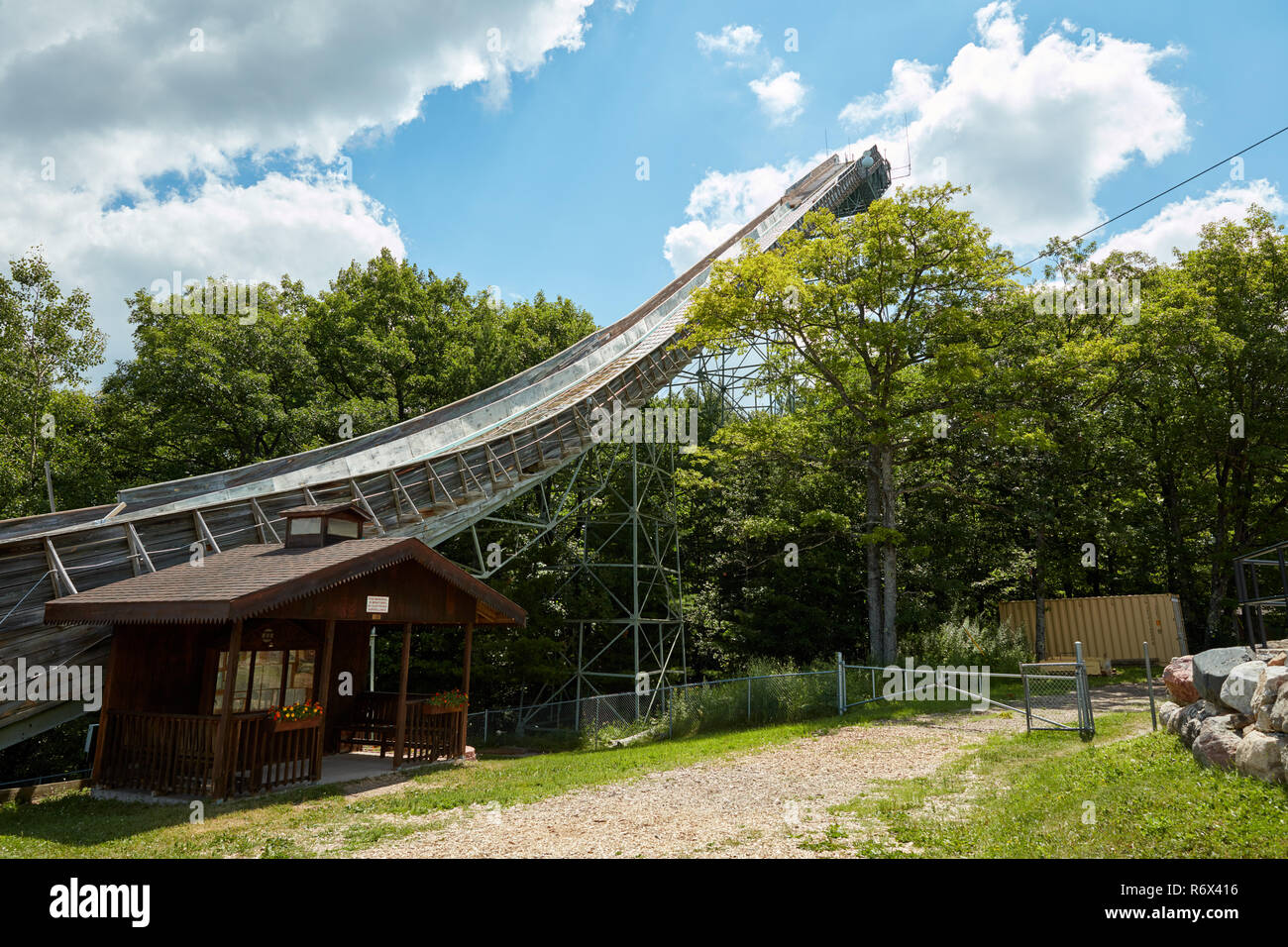 Pine Mountain Ski Jump, uno dei più alti creato artificialmente i salti di sci nel mondo, Iron Mountain, Michigan Foto Stock