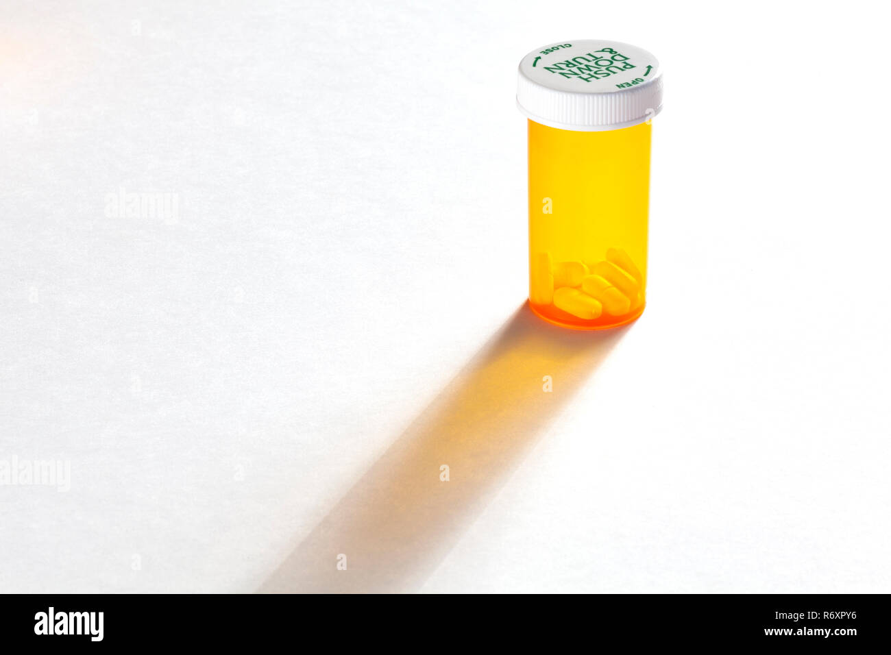 WA17043-00...WASHINGTON - Acetaminophen idrocodone pillole in una bottiglia. Foto Stock