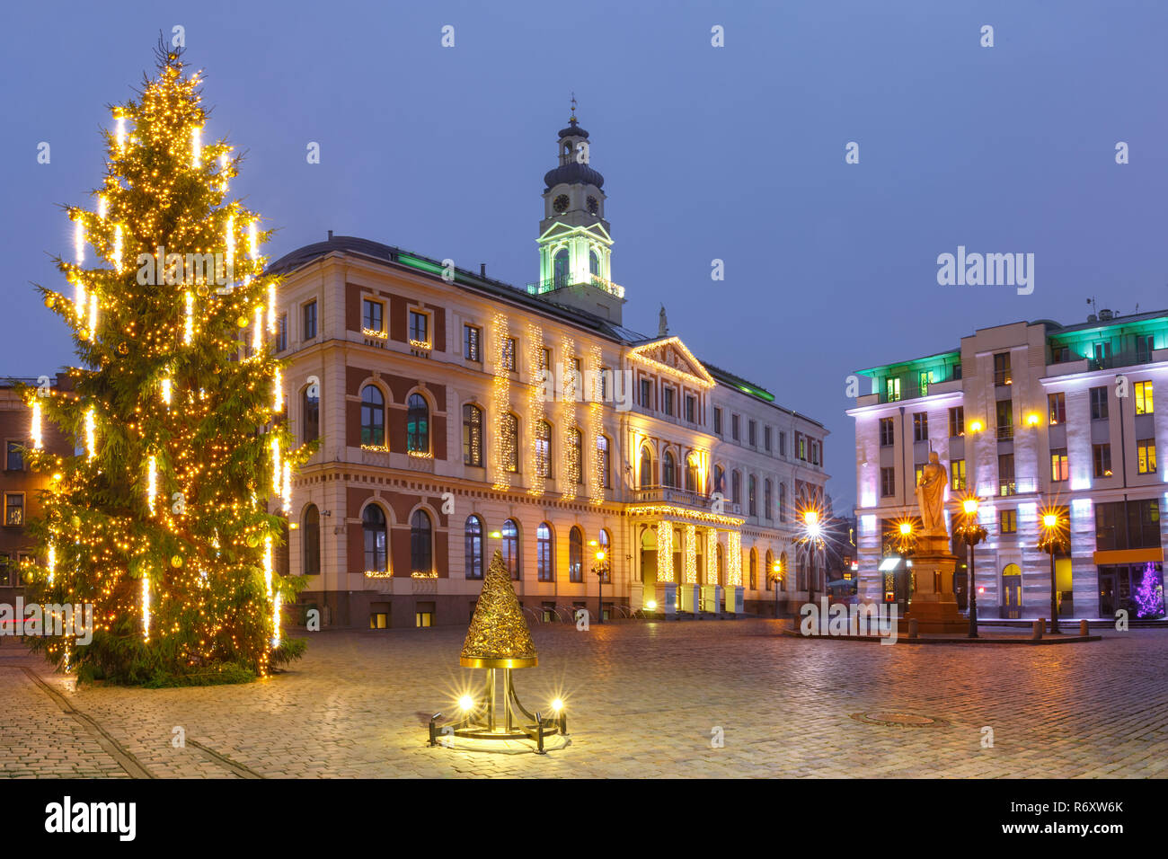 City Hall Square nella Città Vecchia di Riga, Lettonia Foto Stock