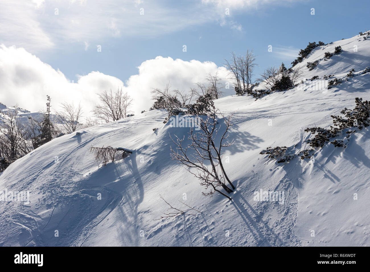 Inverno località sciistica nelle Alpi Foto Stock