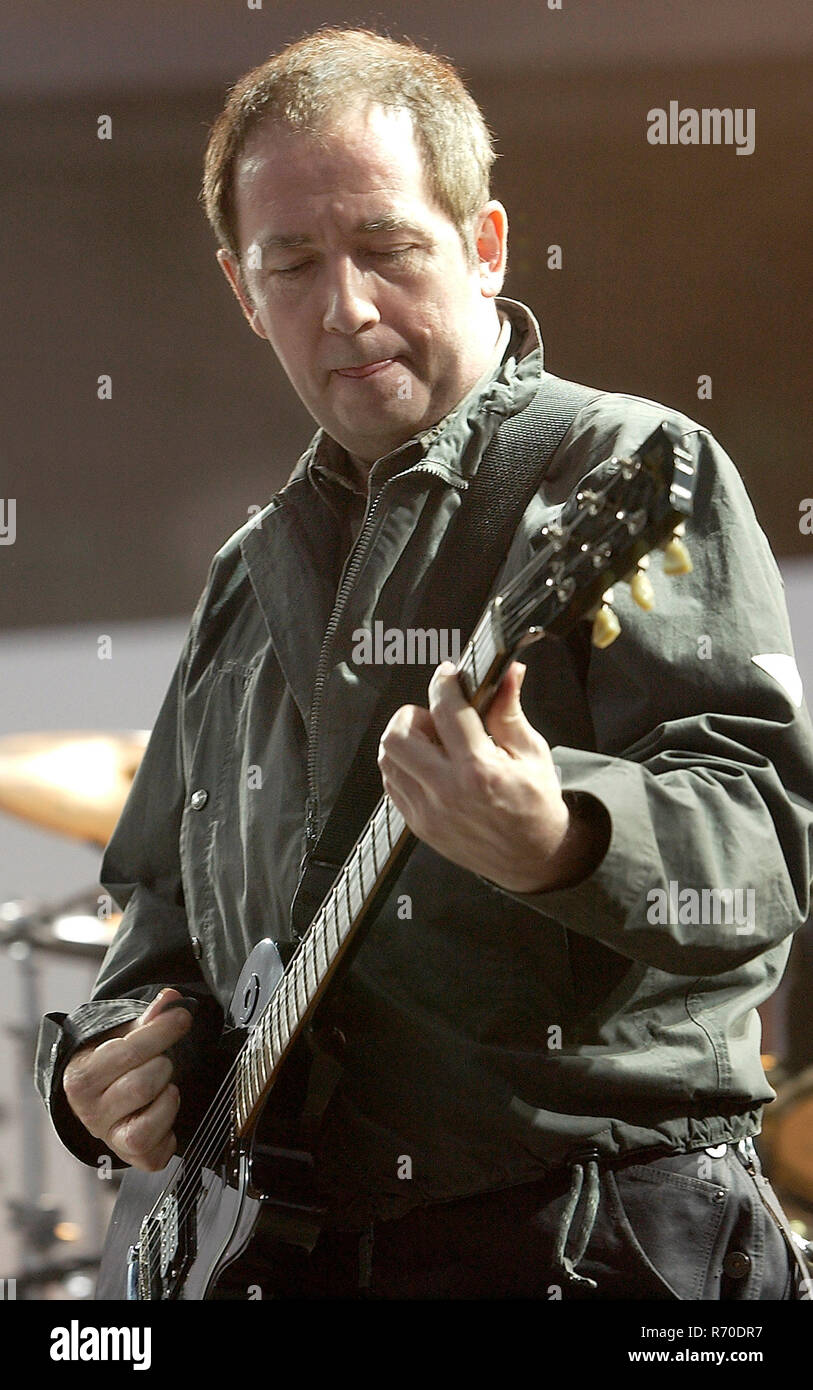 14 nov 2004; Anaheim, CA, Stati Uniti d'America; PETE SHELLEY di 'L'Buzzcocks' eseguire durante le vacanze Havoc concerto. Credito: Vaughn Youtz/ZUMAPRESS.com/Alamy Live News Foto Stock