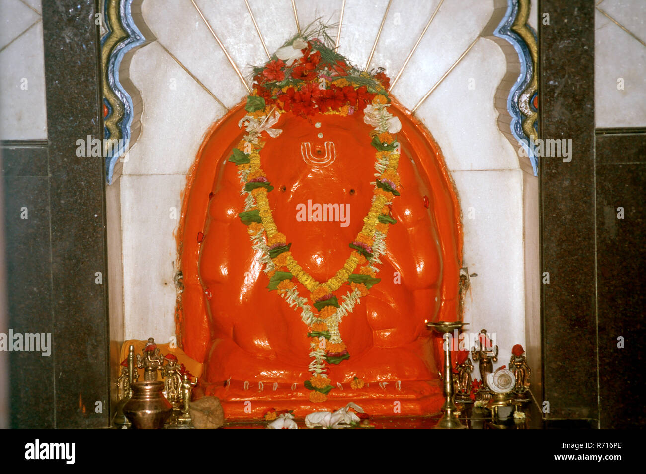 Idolo di Shri ganesh vighneshwar da ashta vinayak (elefante intitolata Dio), ojhar, Maharashtra, India Foto Stock