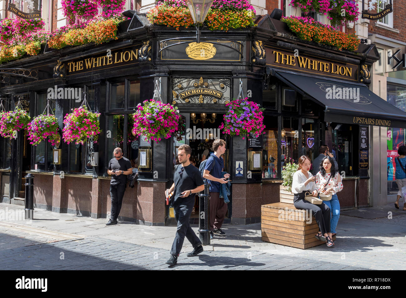 Famoso Pub The White Lion, Covent Garden, Londra, Regno Unito Foto Stock