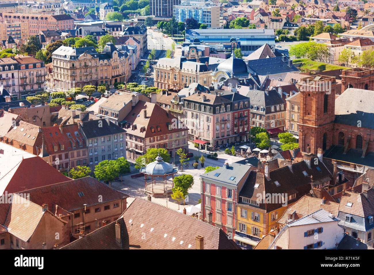 Paesaggio di Belfort con Piazza del Mercato in primavera Foto Stock