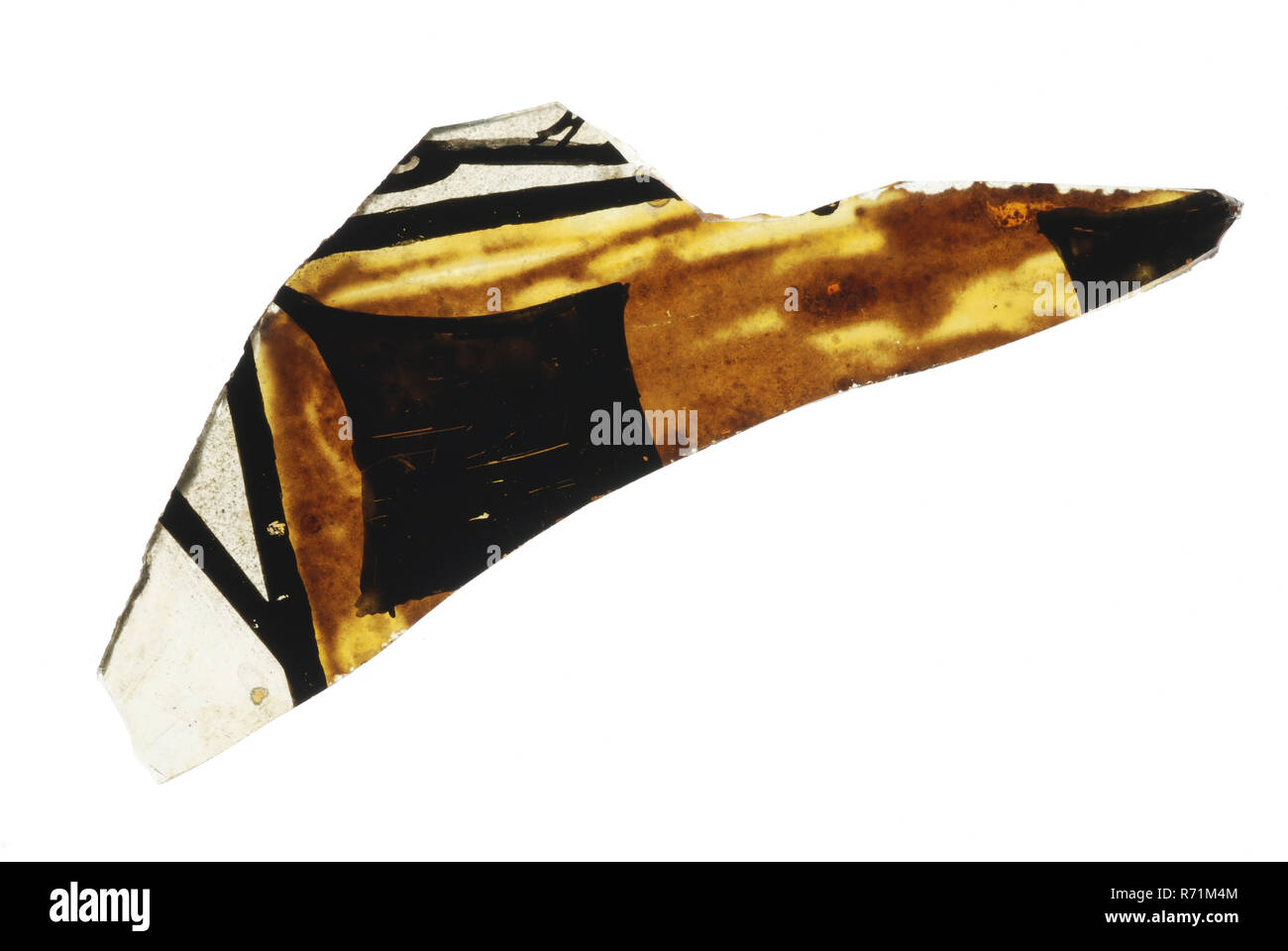 Frammento di vetro verde con vetro colorato decor di vetro, vetro di finestra di materiale di costruzione di suolo trovare vetro, disegnati in ghisa verniciata di taglio frammento al forno di colore verdastro Finestra oscurata in vetro. Il vetro macchiato immagine mostra il numero di righe di una parte di un'immagine in verde scuro e marrone dorato tonalità troppo frammentaria per la dettagliata descrizione di archeologia Geervliet Landpoortstraat Bernisse vetraria indigeni adornano edificio vivente glasier hof van Putten reperto archeologico nel suolo Geervliet pit Landpoortstraat 1 settembre 1983. Foto Stock