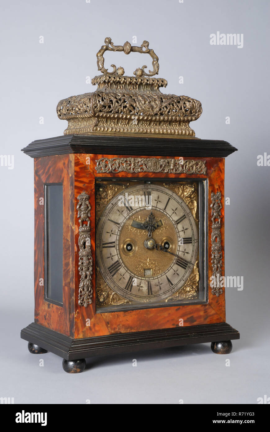 Meccanismo dell'orologio a pendolo immagini e fotografie stock ad alta  risoluzione - Alamy