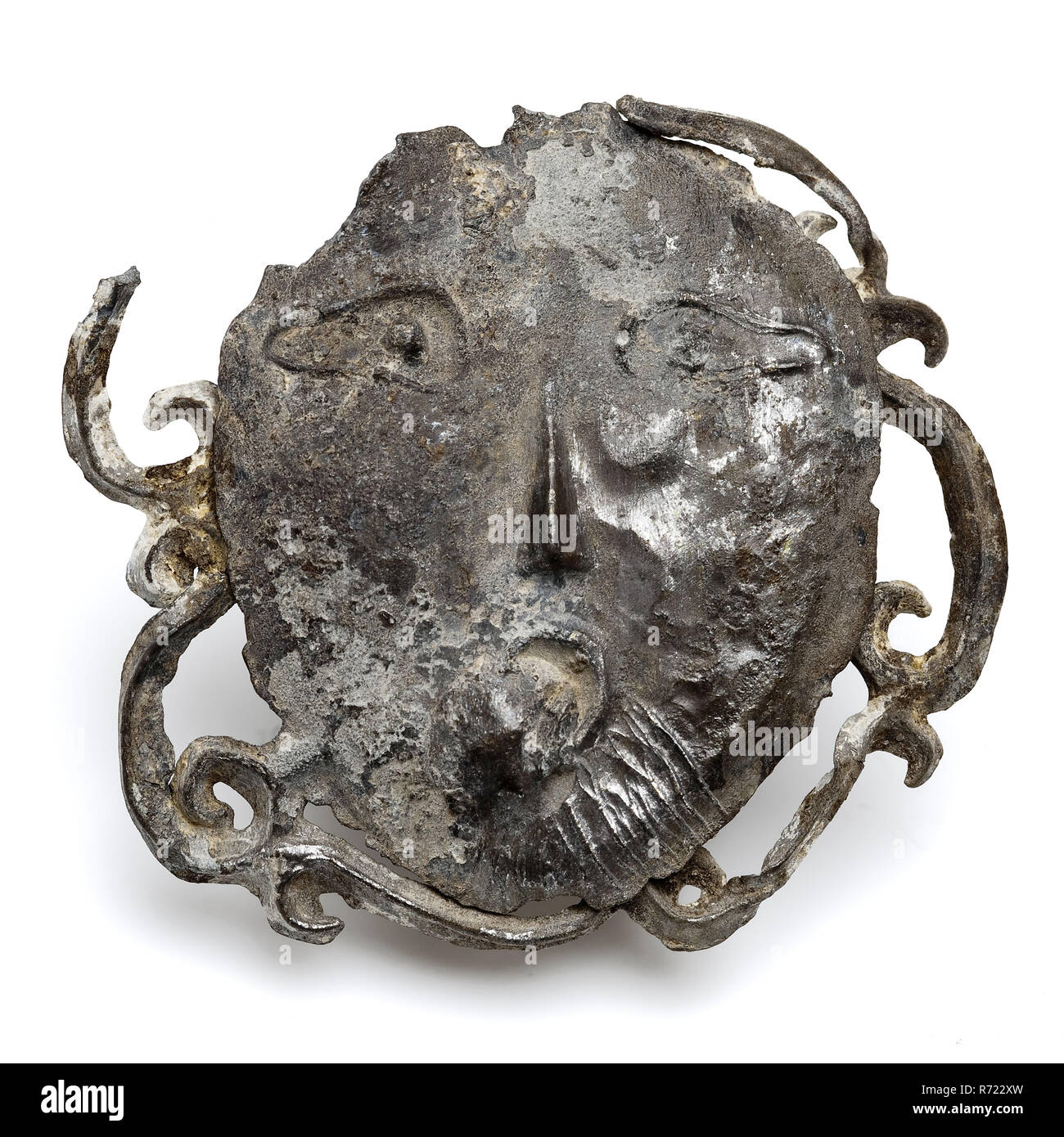 Peltro faccia con ajour edge, il volto della luna con linguetta distesa,  ornamento accessorio di abbigliamento abbigliamento accessori insegne suolo  trovare stagno piombo metallico, w 3.9 cast taglio martellato peltro faccia  con
