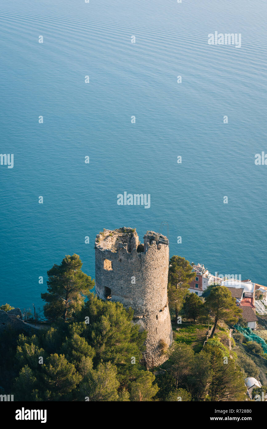 Vista della Torre dello Ziro, in Amalfi, Italia Foto Stock