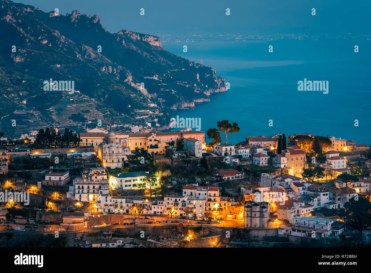 Vista di Ravello sulla Costiera Amalfitana, in Campania, Italia Foto Stock