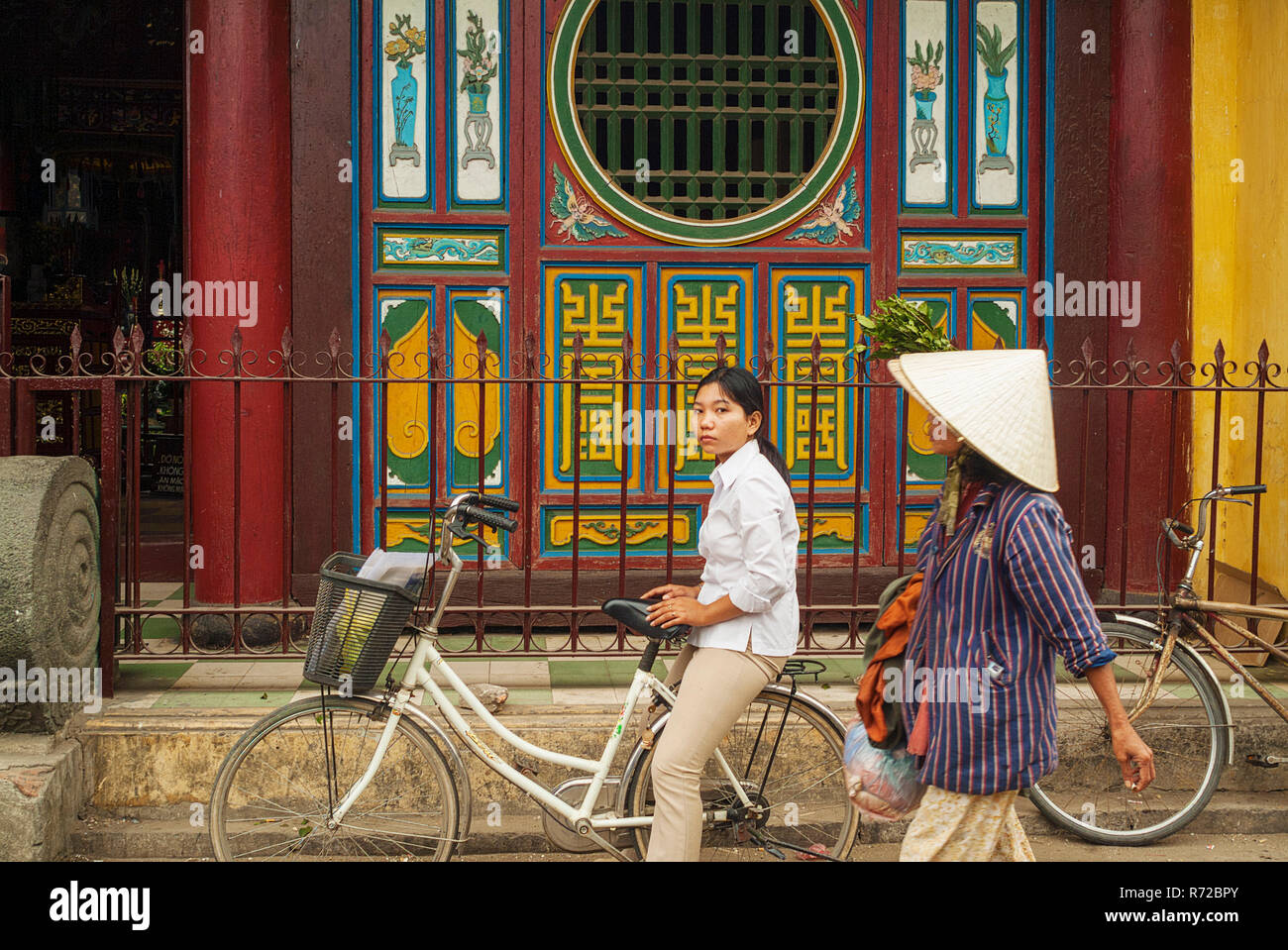 Nella parte anteriore di Chua Ongs tempio, Hoi An, Vietnam Foto Stock