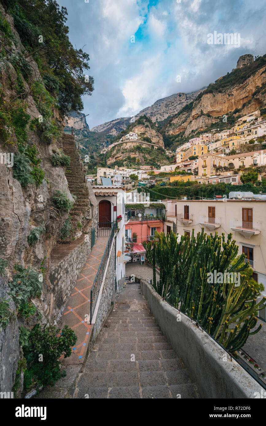 La scala a Positano sulla Costiera Amalfitana, in Campania, Italia Foto Stock