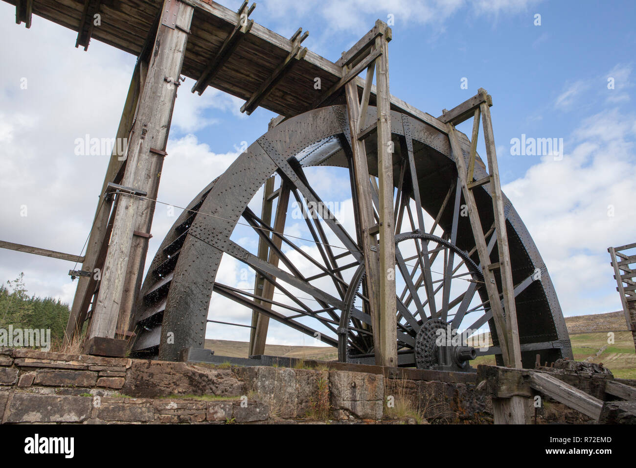 La ruota di acqua a nord dell Inghilterra Lead Mining Museum nel nord Pennine regione della Contea di Durham Foto Stock
