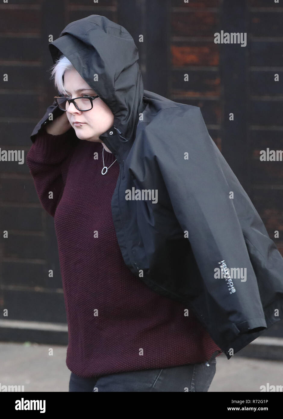 Funzionario delle carceri Victoria programmazione oraria, 26, arriva a Sheffield Crown Court dove ella è caricato con il trasporto di farmaci di classe B in HMP Lindholme nel South Yorkshire. Foto Stock