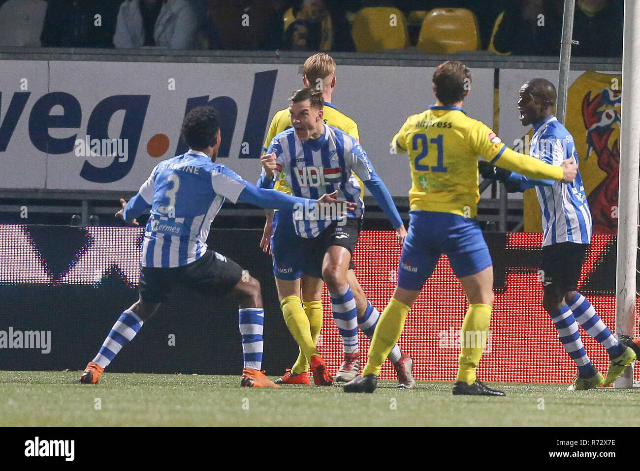 Leeuwarden, Paesi Bassi 30 novembre 2018 Calcio l'olandese Keuken Kampioen Divisie 2018/2019: Cambuur v Eindhoven Jarno Janssen del FC Eindhoven segna il 1-3 Foto Stock