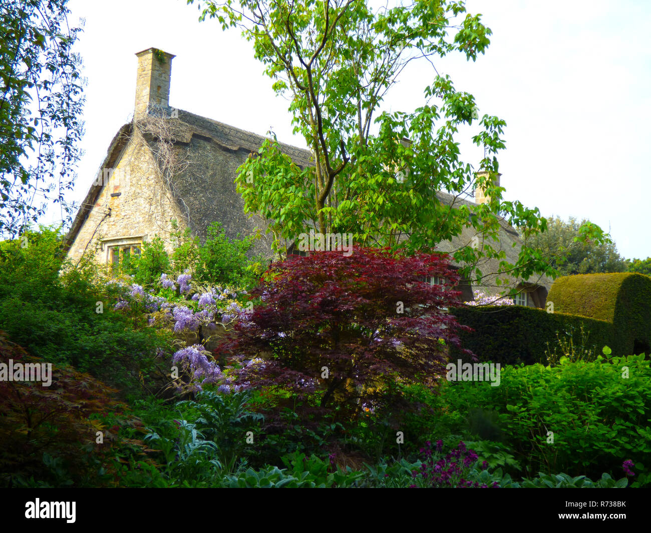 Bellissimi giardini in primavera a Hidcote Manor Gardens, Hidcote, Gloucestershire, England, Regno Unito Foto Stock