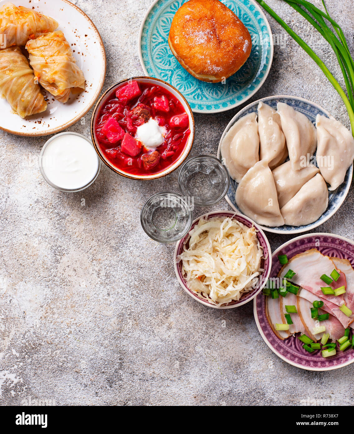 Assortimento di tradizionale cibo ucraino Foto Stock