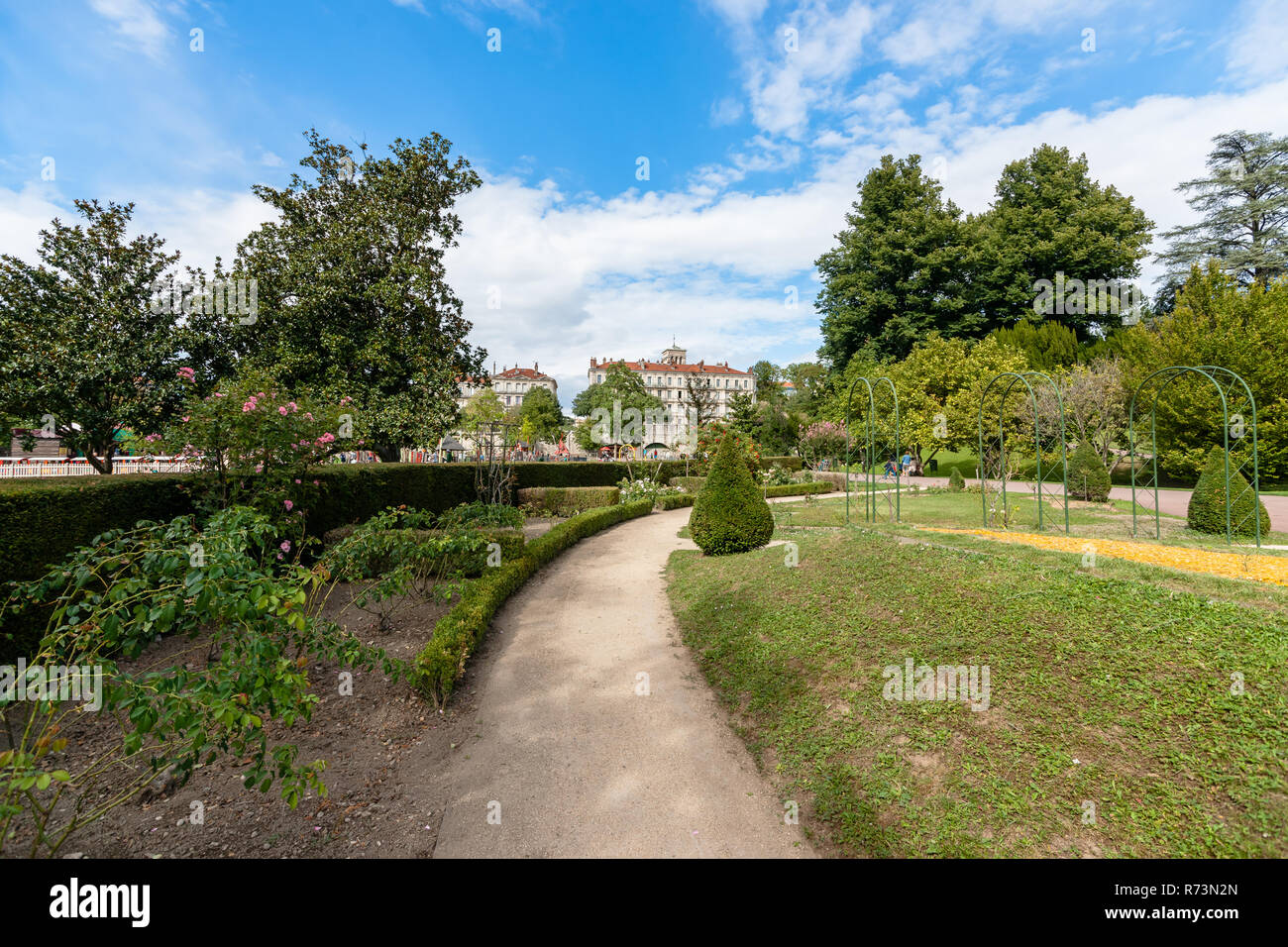 Bellissimo parco nel centro di Valenza. È considerato uno dei parchi più belli della Valle del Rodano. Foto Stock