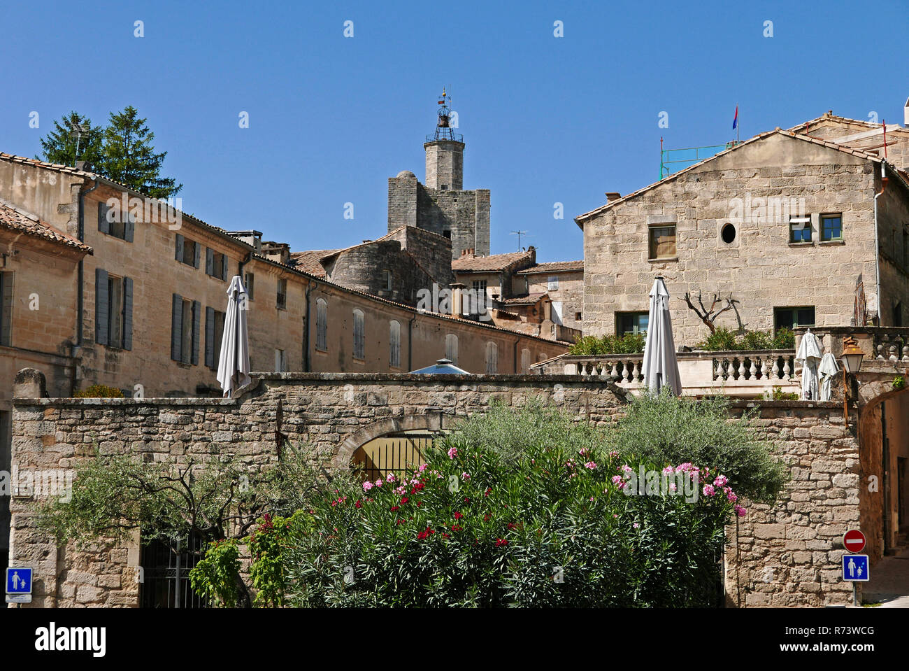 Nei pressi del castello di ducato di UZES, Gard, Occitanie, Languedoc-Roussillon, Francia, Europa Foto Stock