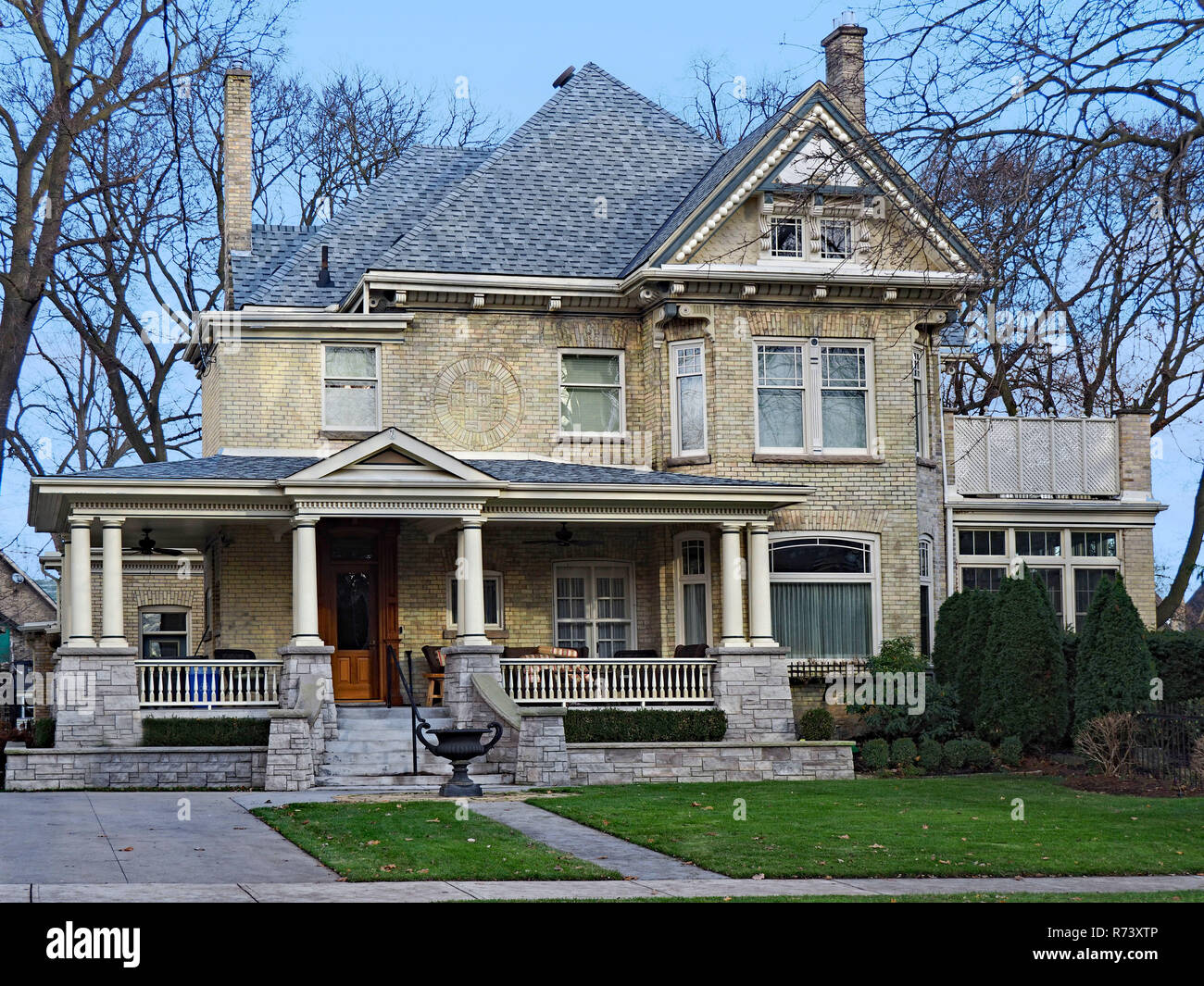 Heritage home in stile vittoriano di dettagli e ampia veranda, Vescovo patrimonio Hellmuth quartiere di Londra, Ontario, Canada Foto Stock