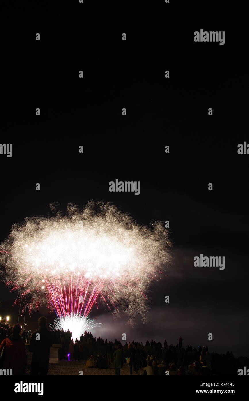 Fuochi d'artificio a Sidmouth regata. East Devon, Regno Unito. Estate 2018 Foto Stock