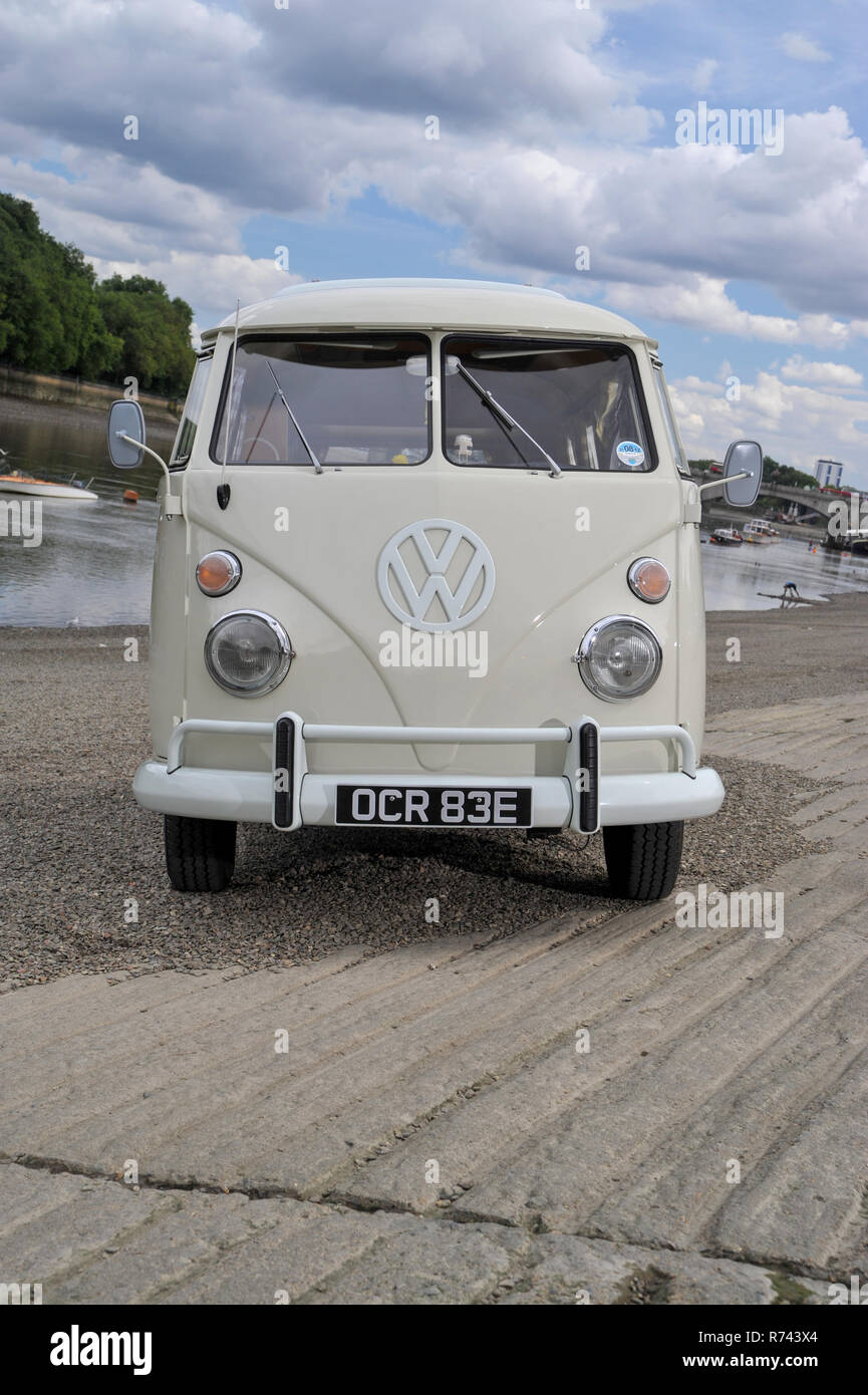 1967 VolksWagen Devon splitscreen camper Foto Stock