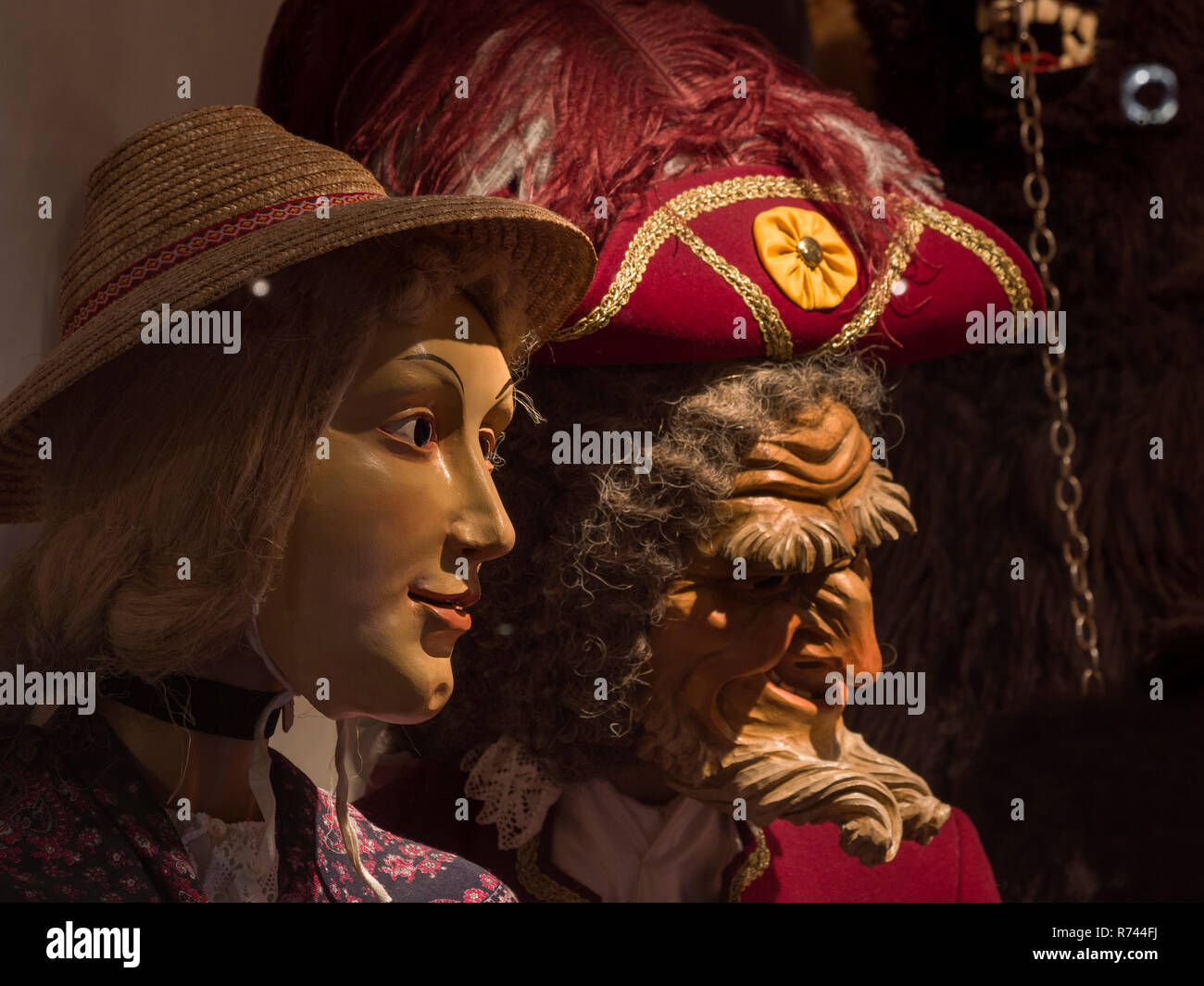 Scolpiti maschera e costume, casa di Fastnacht, Imst, Tirolo, Austria, Europa, dall'UNESCO patrimonio culturale immateriale Foto Stock