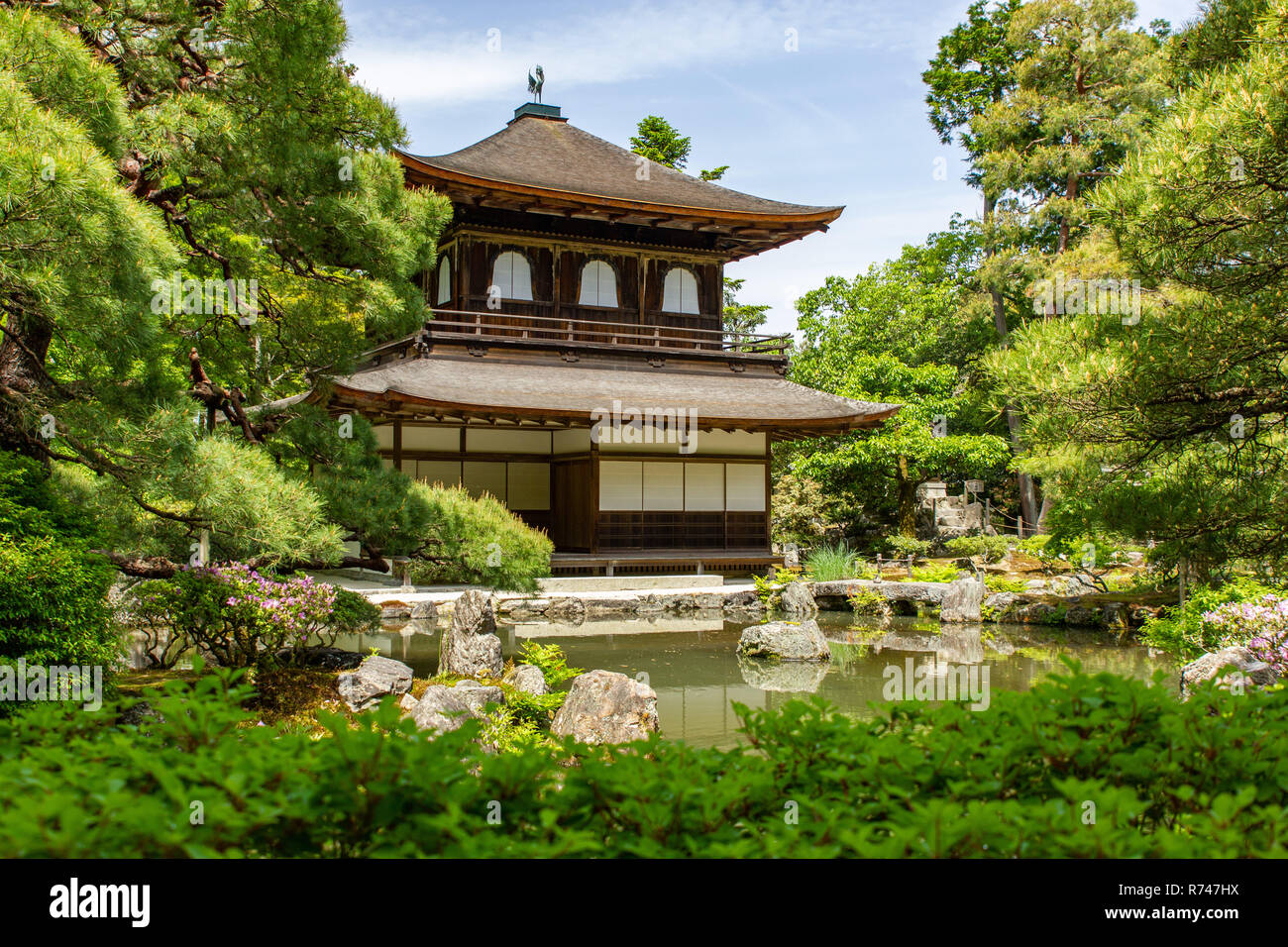 Ginkakuji, Ginkaku-ji, il Padiglione di Argento o argento riflettente del tempio in piscina con vista sul giardino da Kyoto in Giappone Foto Stock