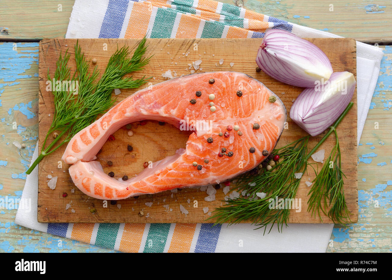 Picchetto di salmone a bordo Foto Stock