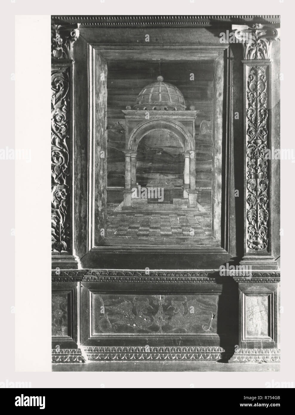 Umbria Perugia Spello S. Lorenzo, questa è la mia Italia, il paese italiano di storia visiva, S. Lorenzo 1120 sorge sul sito dell'ex S. Ercolano. Vista esterna del portale del XIII secolo e la facciata rimaneggiata nel 1540. Vedute interne concentrarsi sulla pittura e scultura XV e XVIII secoli intarsi in marmo fonte battesimale 1607 altare maggiore baldacchino una imitazione di quella di San Pietro, Roma intarsio di legno choirstalls armadio in legno e il petto nella sacrestia con il intarsiaed figurato di Mosè, Noè e Zaccaria pulpito in legno di bassorilievi con il Martirio di San Lorenzo affreschi th Foto Stock