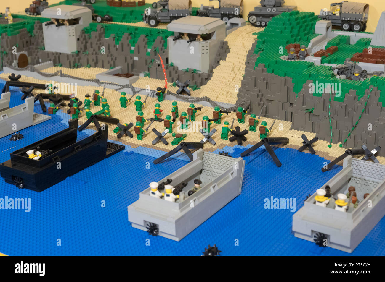 Budapest, Ungheria. Il 7 dicembre, 2018. Costruzioni Lego sono visibili sul display in KockaPark a Budapest, Ungheria, su 7 Dicembre, 2018. KockaPark (Parco di mattoni in ungherese) presenta una mostra di mano costruito Lego repliche del mondo reale, così come una zona in cui i bambini possono partecipare al Lego costruzione in mattoni eventi. Credito: Attila Volgyi/Xinhua/Alamy Live News Foto Stock