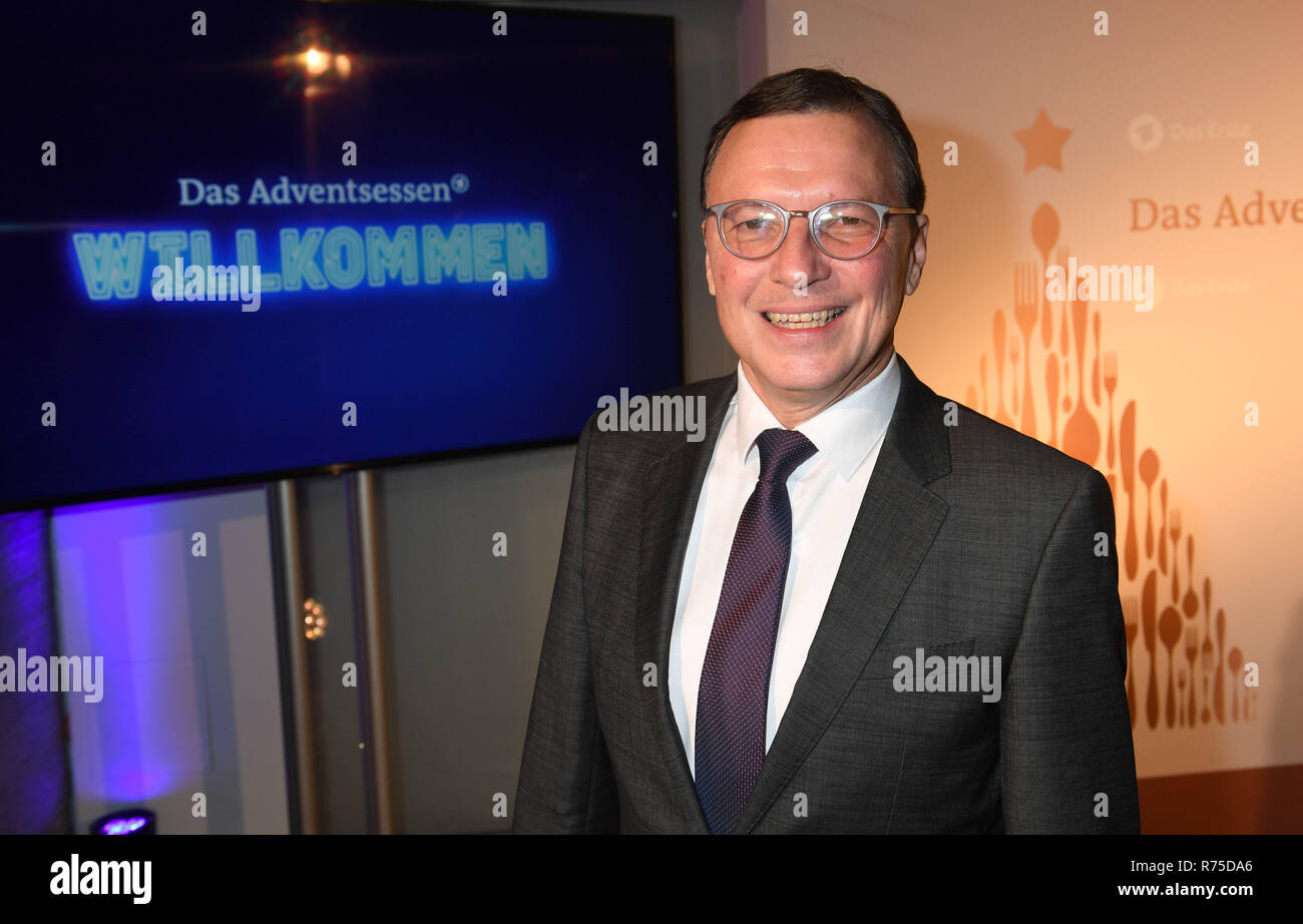 07 dicembre 2018, Baviera München: Il direttore del programma di prima televisione tedesca, Volker Herres, all'Avvento la cena del direttore di programma della prima televisione tedesca al Bayerischer Hof. Foto: Felix Hörhager/dpa Foto Stock