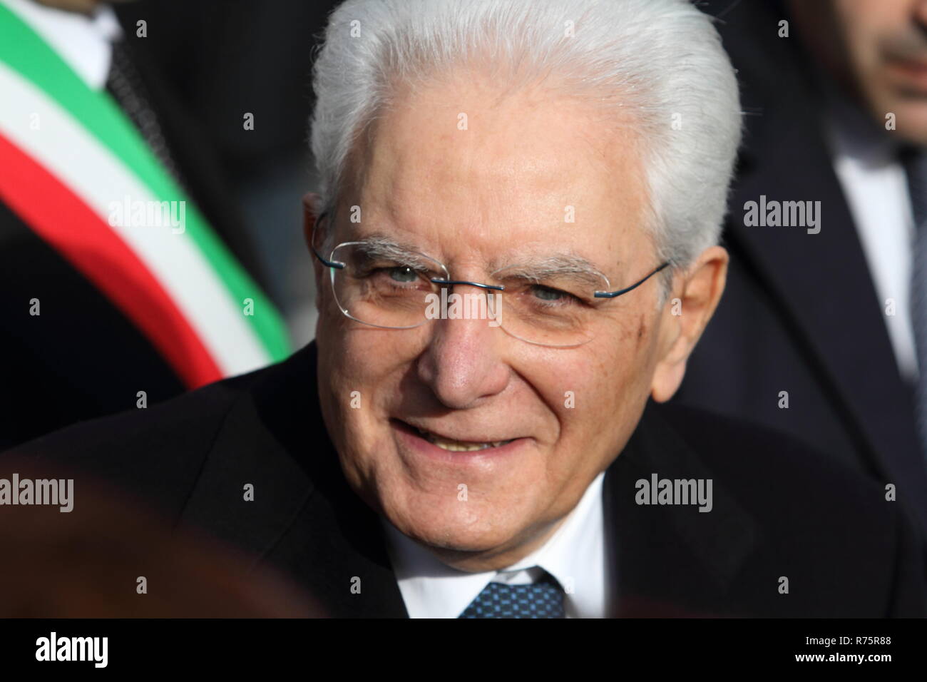 Mignano Monte Lungo, Italia. 8 Dicembre 2018: Il Presidente della Repubblica Italiana Sergio Mattarella celebra il settantacinquesimo anniversario della battaglia di Montelungo Credito: antonio nardelli/Alamy Live News Foto Stock