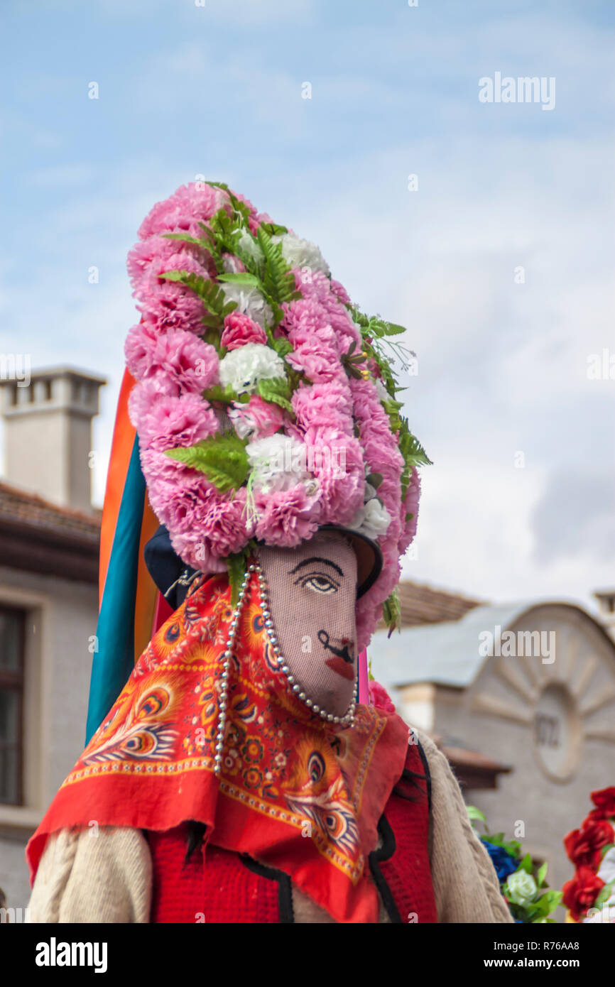 SHIROKA LAKA, Bulgaria - 01 Marzo 2015 - maschera Kukeri festival e giochi masquerade 01 marzo 2015. Il bulgaro di danze tradizionali e costumi chiamato Ku Foto Stock