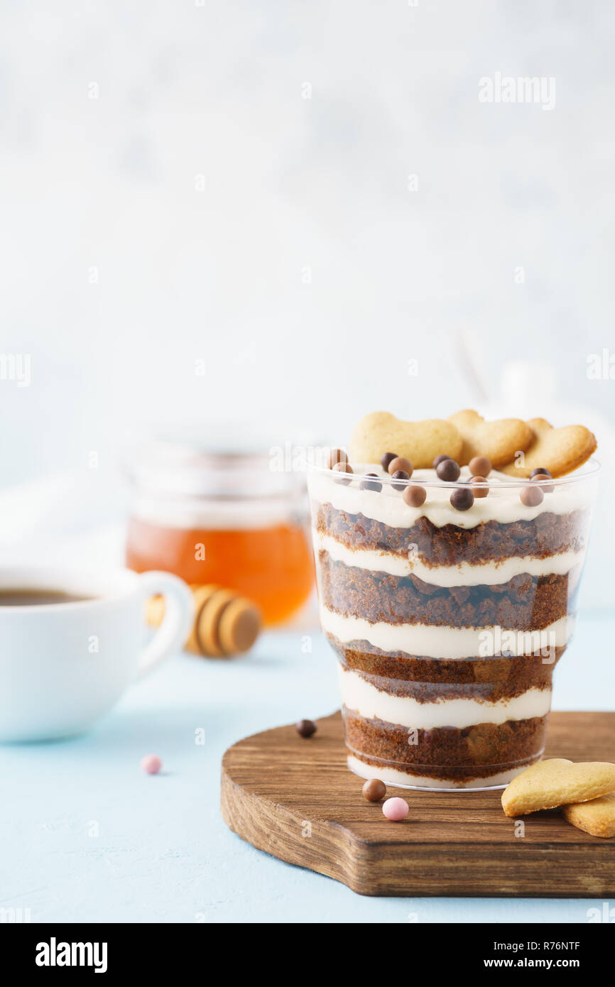 Brownie al cioccolato inezia dessert. Il giorno di San Valentino tratta. Foto Stock