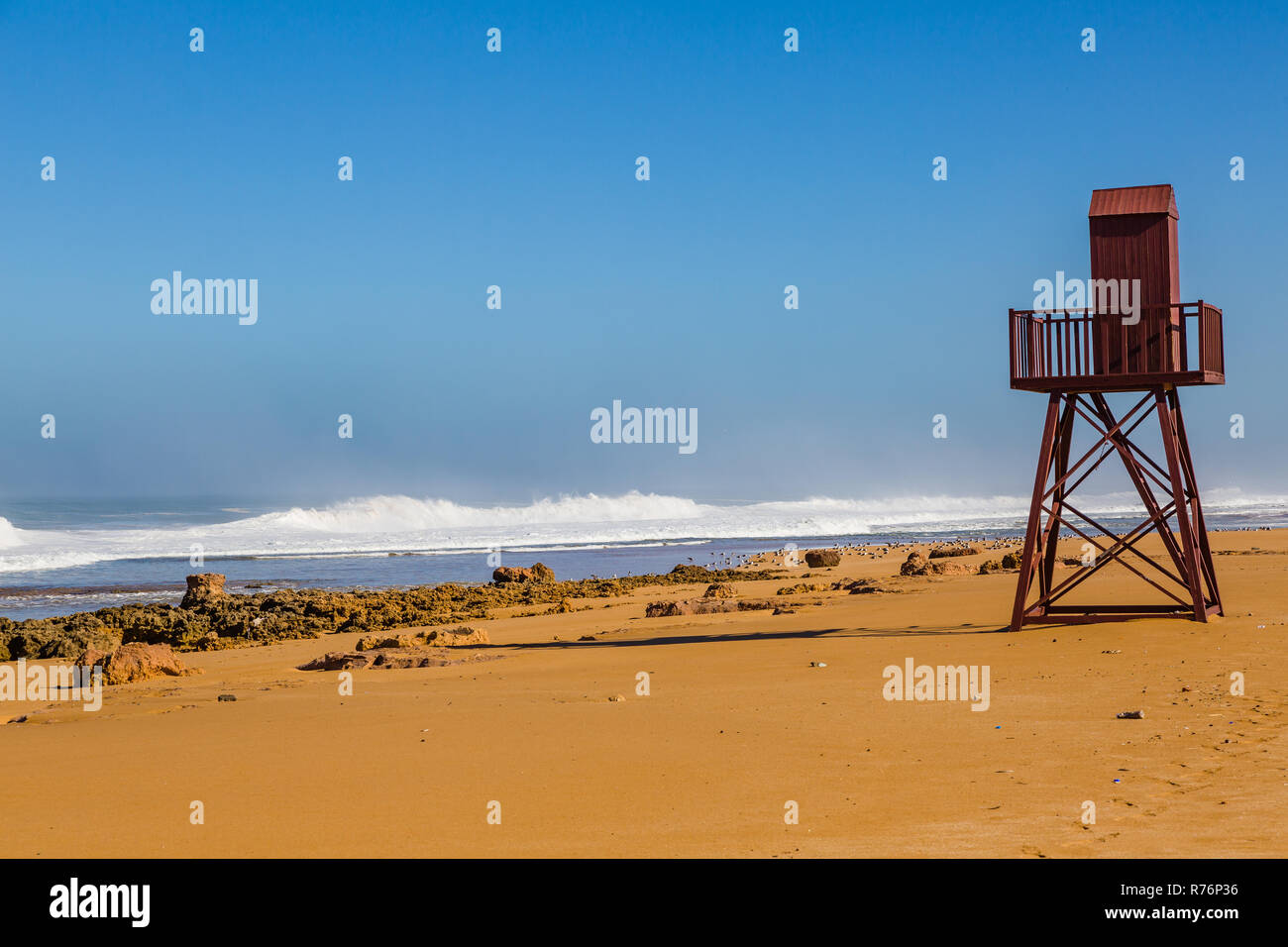 Abbandonata la spiaggia sabbiosa vicino a Safi, Marocco Foto Stock