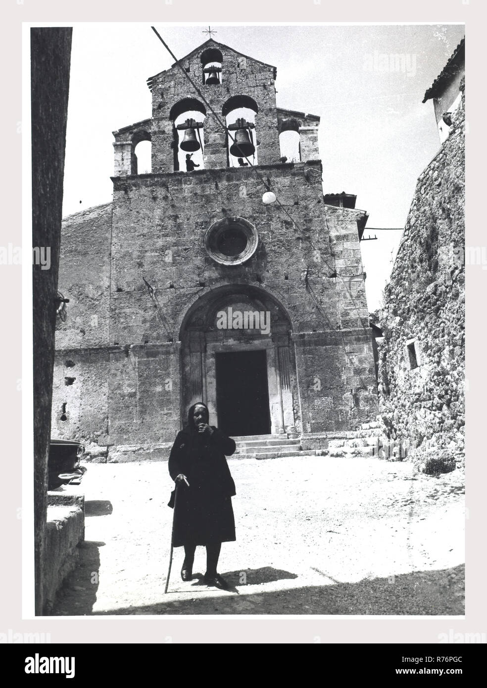 Abruzzo L'Aquila Castelvecchio Calvisio chiesa parrocchiale, questa è la mia Italia, il paese italiano di storia visiva, architettura medievale. Foto Stock