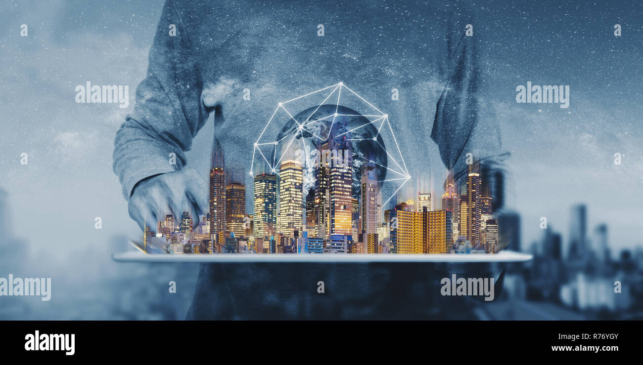 La tecnologia di networking, augmented reality e smart city e tecnologia. Elemento di questa immagine sono arredate dalla NASA Foto Stock