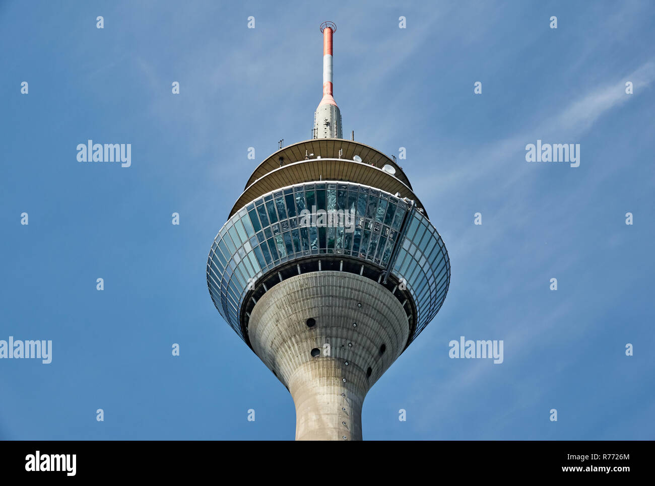 La Torre sul Reno di Düsseldorf in Germania Foto Stock