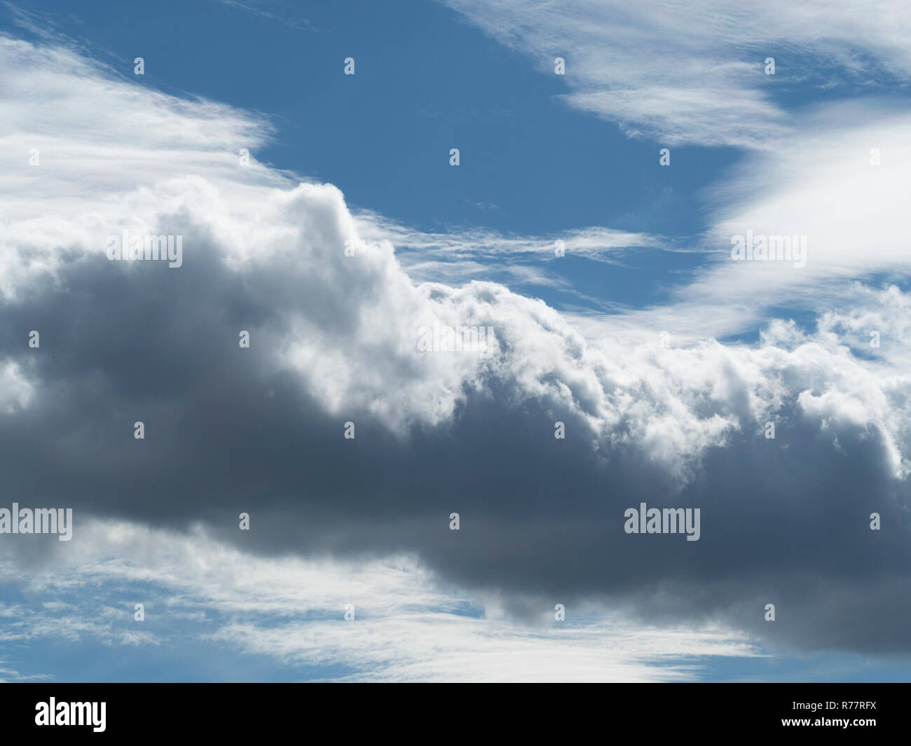 Sky con le dense nubi Foto Stock