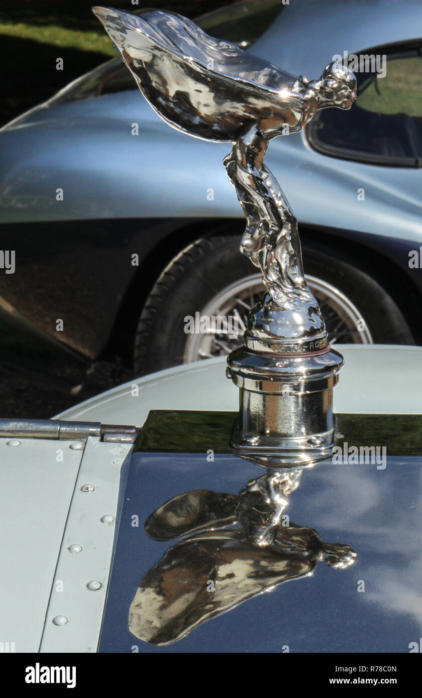 Rolls-Royce "acquavite di ecstasy" mascotte sul radiatore Foto Stock