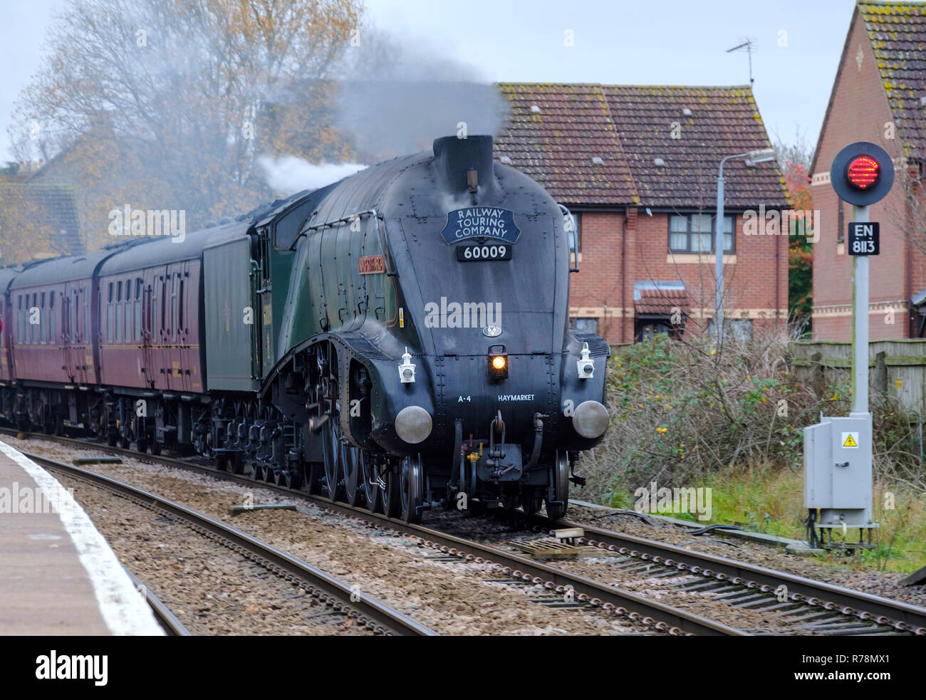 A4 pacifico, Unione del Sud Africa locomotiva a vapore tira nella stazione a Thetford Norfok sul suo modo di Lyndum Fayre Lincoln, Regno Unito Foto Stock