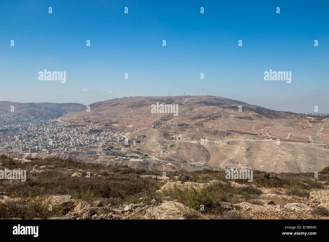Panorama di Nablus (Shomron o Sichem) e monte Ebal Foto Stock