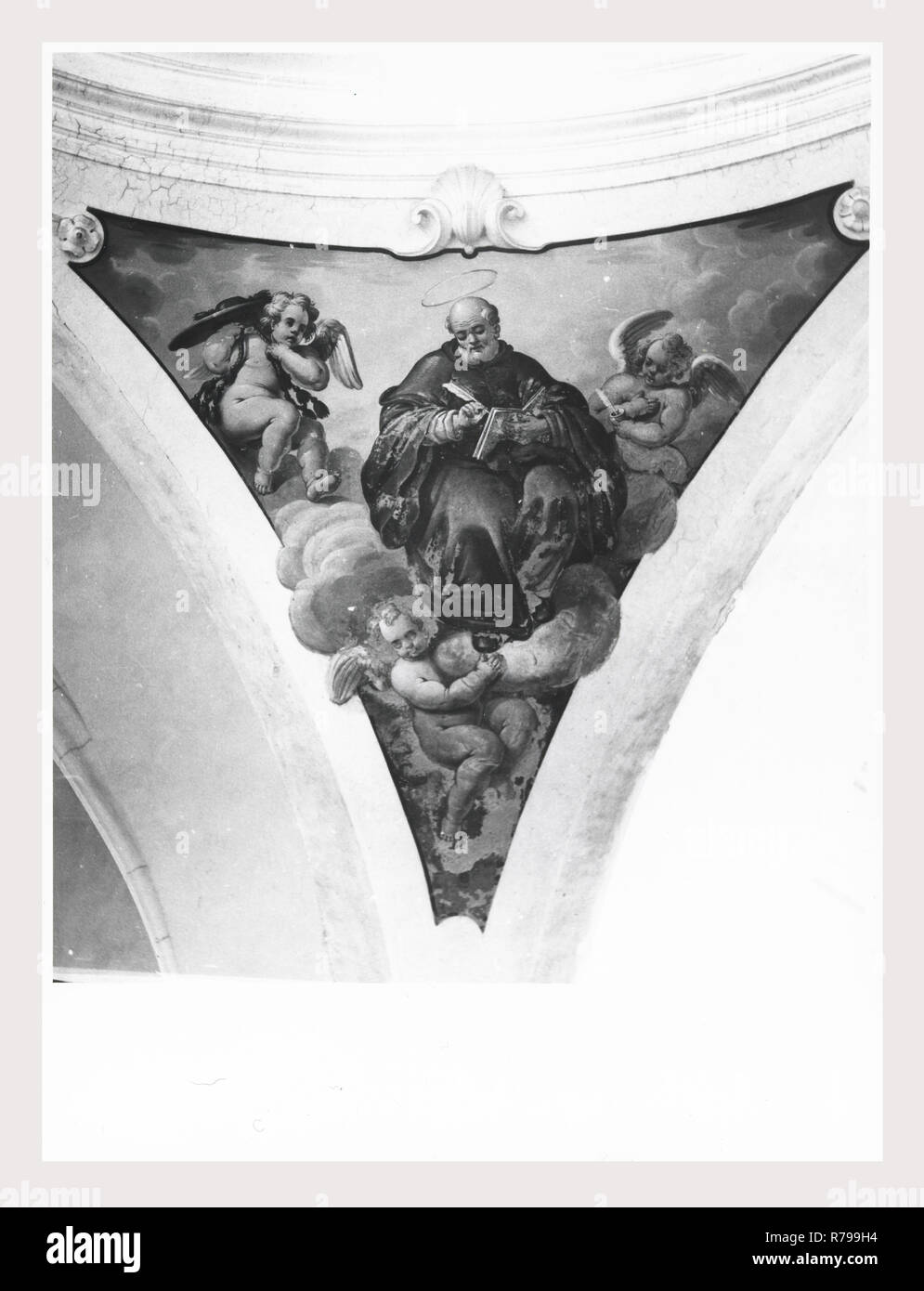 Abruzzo L'Aquila L'Aquila di Santa Maria di Collemaggio, questa è la mia Italia, il paese italiano di storia visiva, architettura medievale, scultura architettonica, pittura murale 13-15 secolo post-architettura medievale, scultura architettonica del XVIII secolo, sculture, affreschi, dipinti a muro, metallo crocifisso la copertura dei dipinti alcune vedute di interni architettonici. Foto Stock