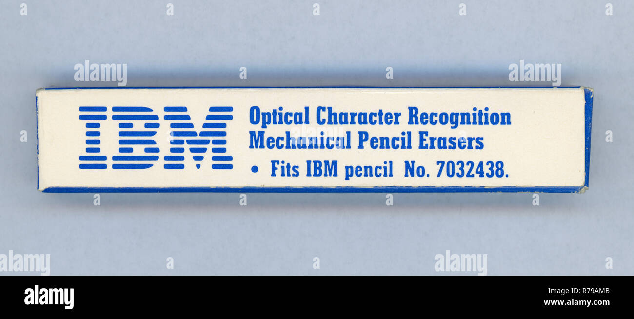 NEW YORK, Stati Uniti d'America - CIRCA NOVEMBRE 2018: casella di IBM per il riconoscimento ottico dei caratteri a matita meccanica gomme, si adatta a matita IBM n. 7032438 Foto Stock