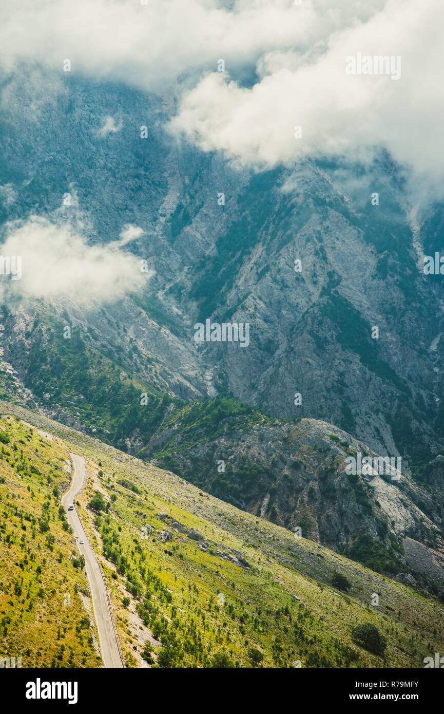 La vista dalla cima della montagna in Llogora national park nel sud dell'Albania Foto Stock