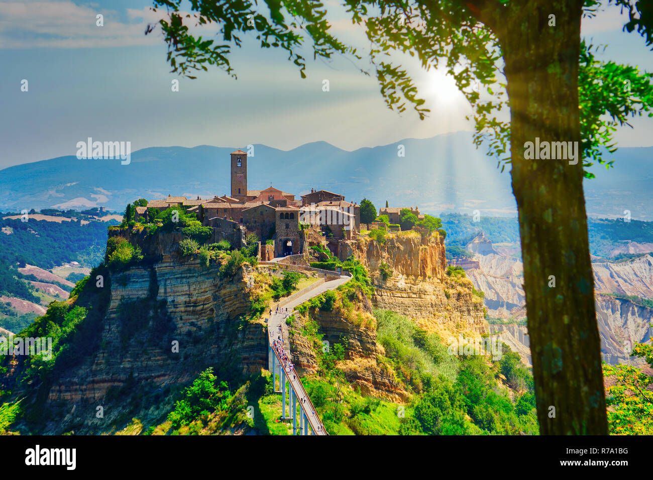 Antico borgo italiano Civita di Bagnoreggio Lazio visualizzazione orizzontale Foto Stock